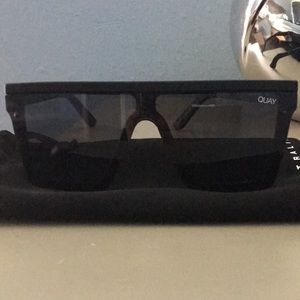 Quay Hindsight Sunglasses